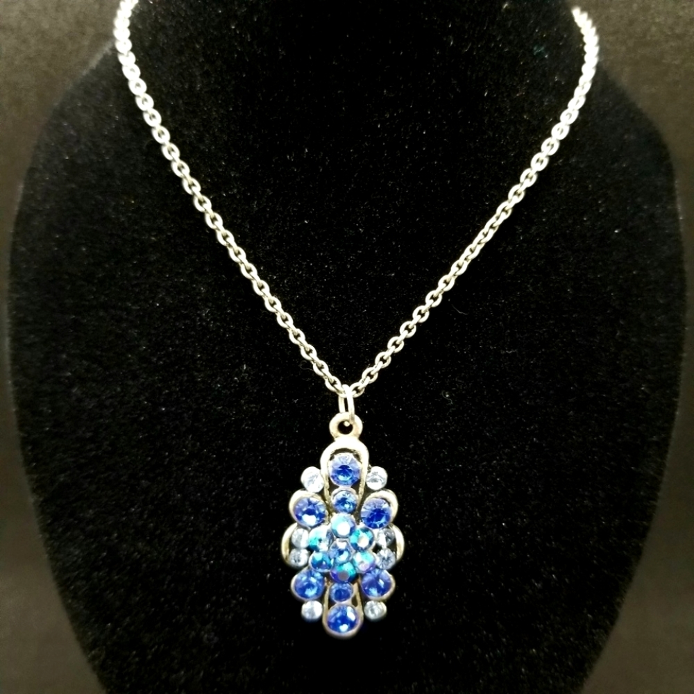 Sapphire aurora borealis crystal necklace